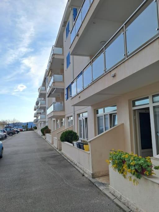 בודווה Holiday Home Apartment מראה חיצוני תמונה